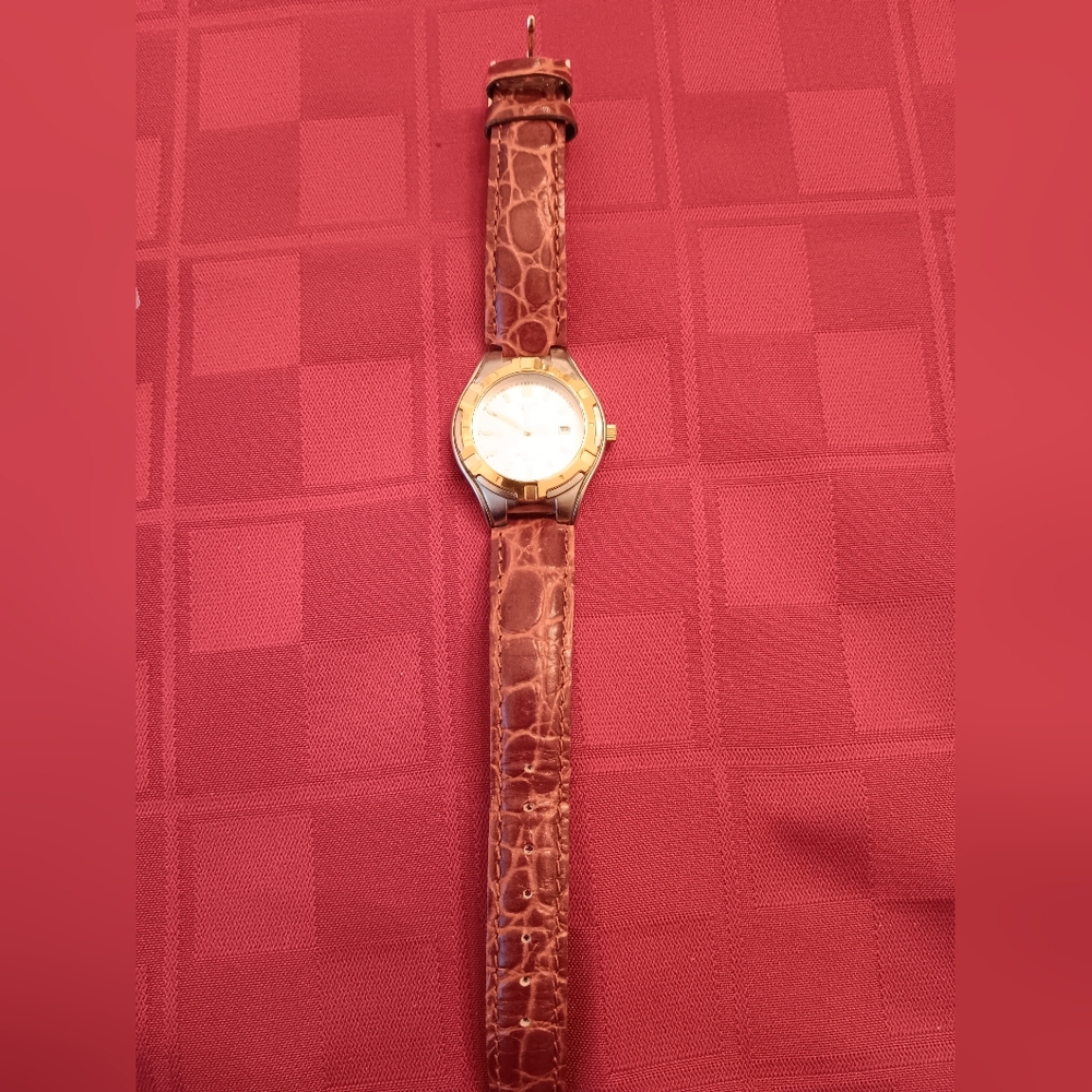 Casio Vintage Watch Women Silver Gold.